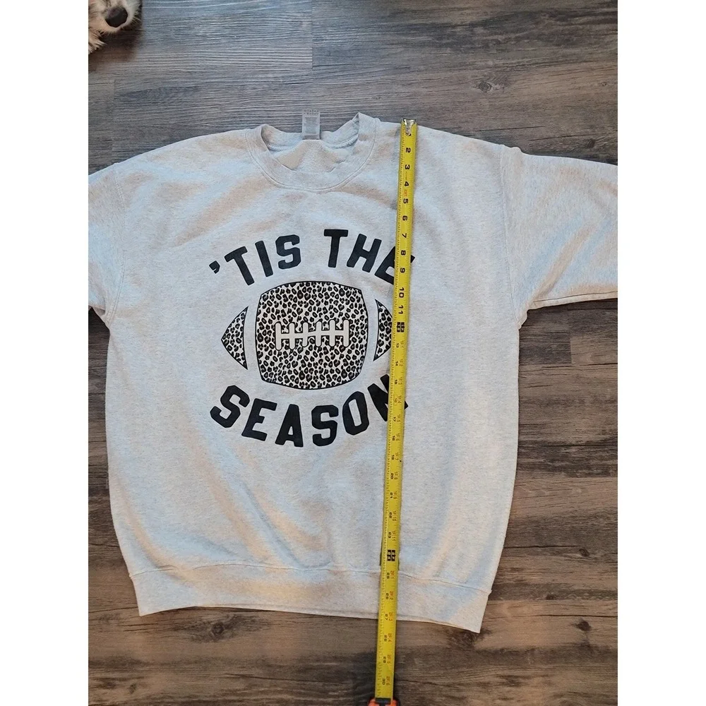 Gildan Heavy Blend Tis The Season Football Leopard Print Sweatshirt Gray Large - Picture 5 of 7